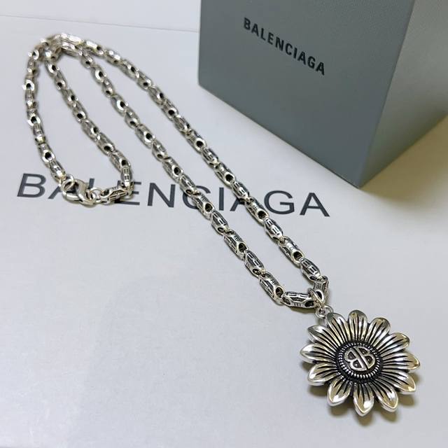 Original Goods New Product Balenciaga Necklace Balenciaga New Necklace Counter C