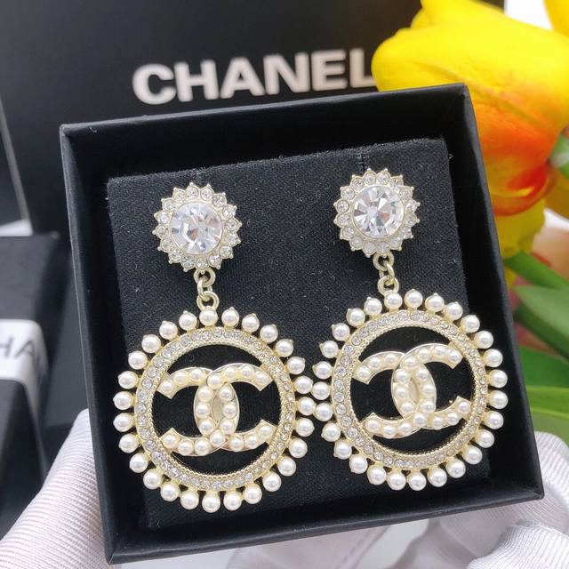 No.Xed0746 Cute Girls Should Have No Resistance To Polka Dots. C The New Chanel