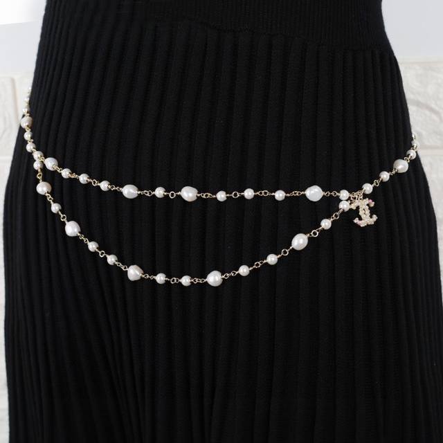 Chanel's New Waist Chain Is A Hot-Selling Model. It Is Available In The Same Cou