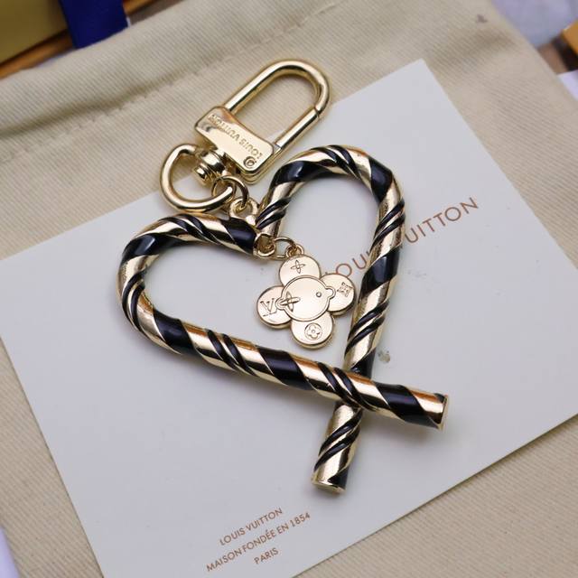 New Products From Lvjia, New Models In Four Colors Lv Love Heart, A Classic And