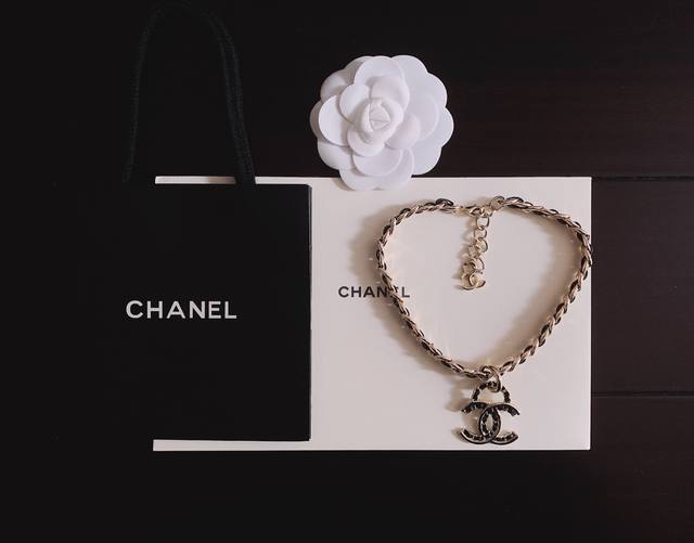 ch*Nel New Black Leather Necklace Consistent With Z Batch Brass Material