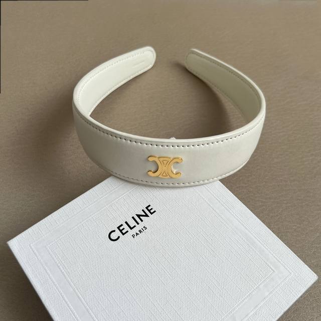 celine Celine Hair Bun Has Always Been A Benchmark In The Simple Fashion Indu