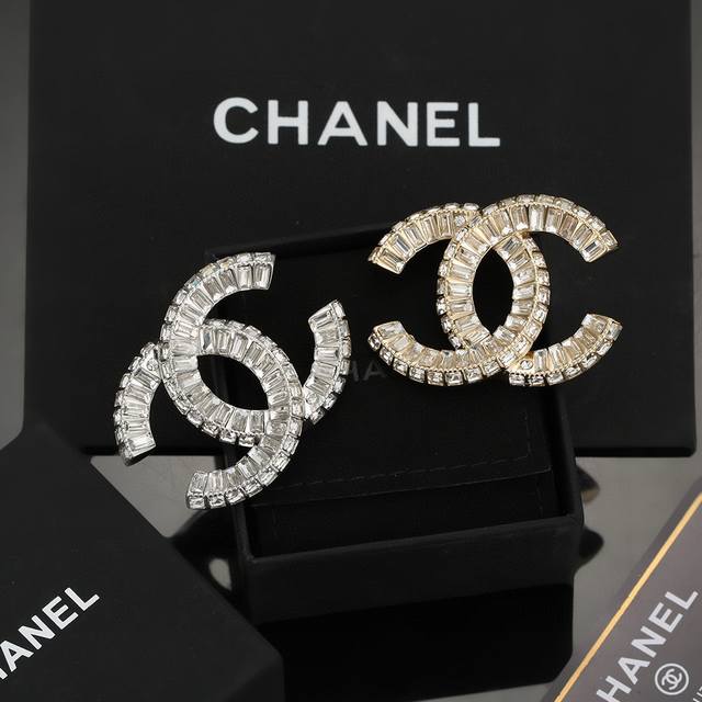 chanel The Hottest Item Of Chanel, The Square Diamond Brooch, Is The Most Cla