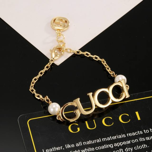 gucci Gucci Retro Letter Bracelet Is High-End And Beautiful. Because It Is A
