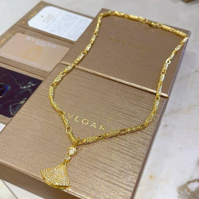 Bulgari Necklace V Gold Material Bvlgari Bulgari Divas Dream Series Perfect Appe