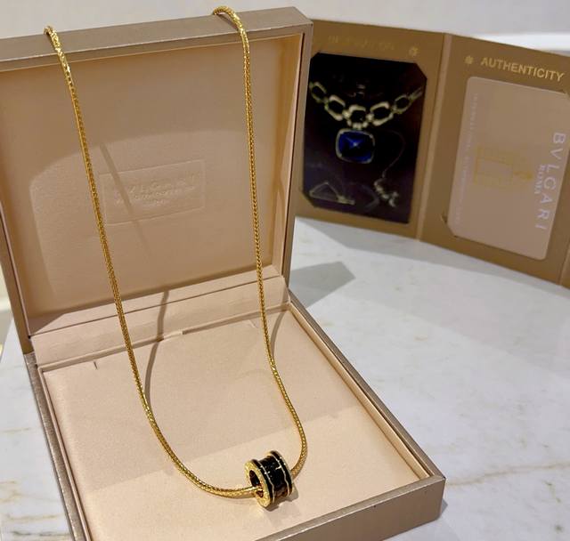 Bulgari Necklace V Gold Material Bvlgari Bulgari Divas Dream Series Perfect Appe