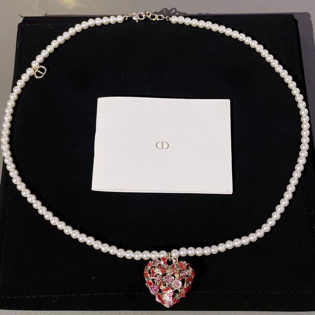 High Quality Details As Shown In Figure D Three-Dimensional Heart Pearl Necklace