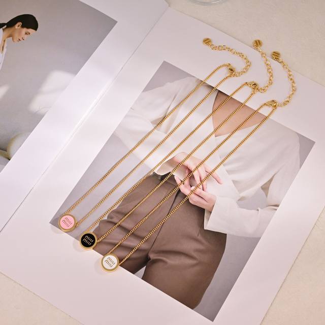 miumiu Miu Miu Necklace Classic Style, All The Fashionistas On Xiaohongshu Ar