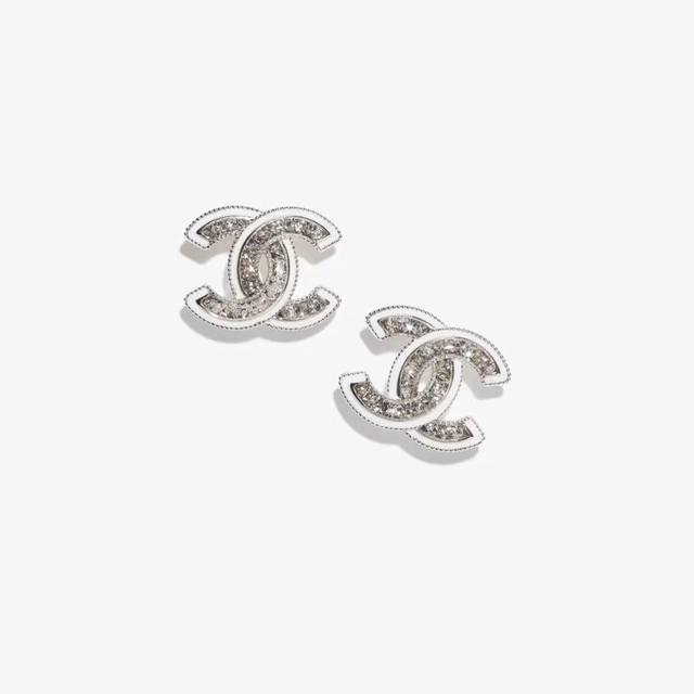 z Chanel Earrings Are Elegant And Generous. They Are Exquisitely Designed And