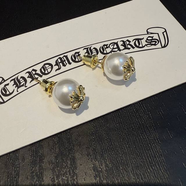 Chrome Hearts Mikimoto Co-Branded Earrings Cleverly Combine The Feminine White P