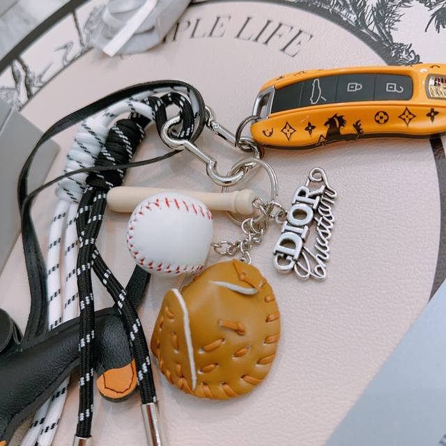 New Product Release Dior Keychain Bag Buckle Latest Model Bag Pendant With Highe