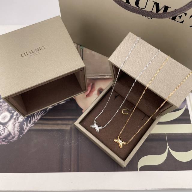 We Produce Zp23700. It Can Be Customized With Real Gold And Real Diamonds . Pure
