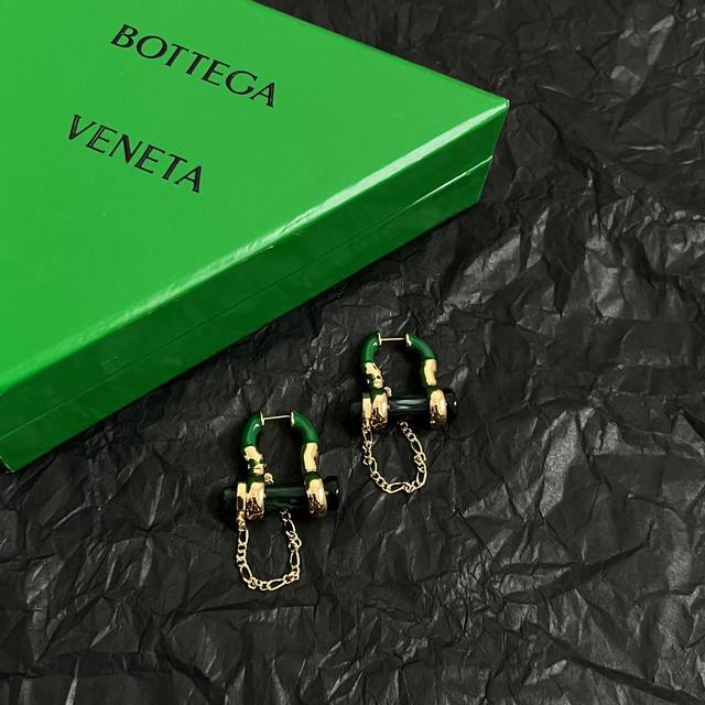 bottega Veneta Bv Earrings Are Full Of Metal, Very Good, The Overall Details