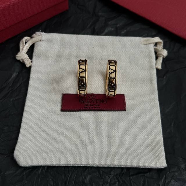 valentino Valentino Earrings Are A New Hit On The Internet. Simple, Elegant,