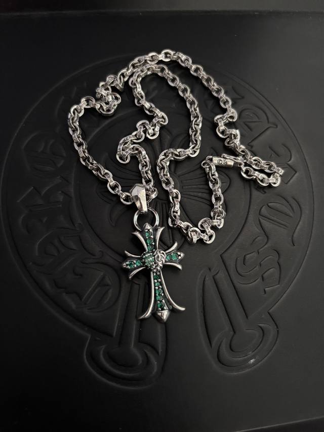 Cross Heart Green Diamond Letter Necklace