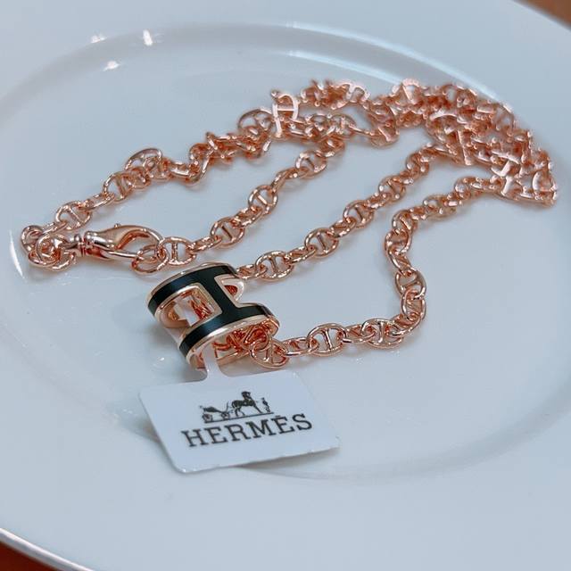hermes Hermes Necklace H Letter Oval Series Jewelry Imported Enamel Plating.