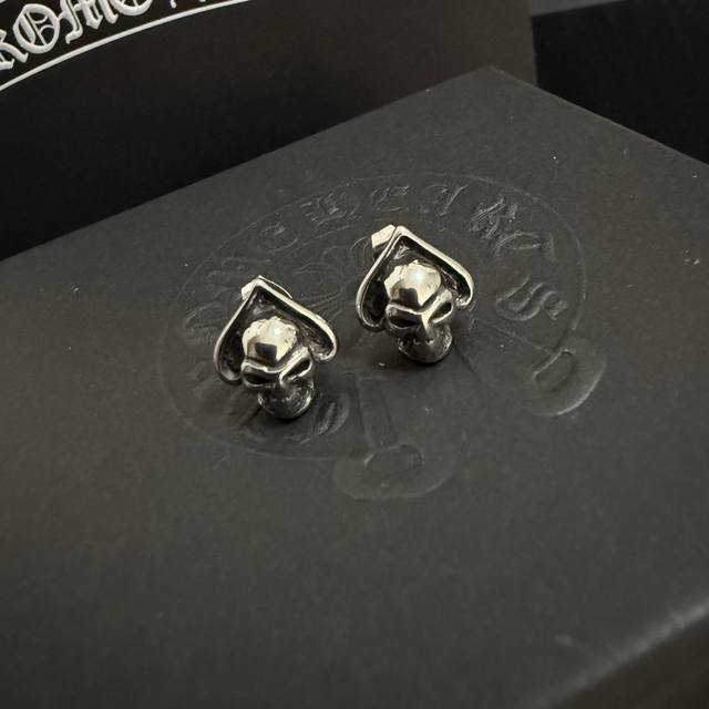 New Counter Quality Chrome Hearts Skull Earrings Imported Electroplating Process