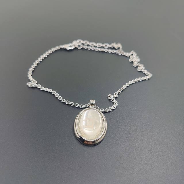 chanel Latest Platinum Transparent Oval Necklace Consistent With Z Batch Bras