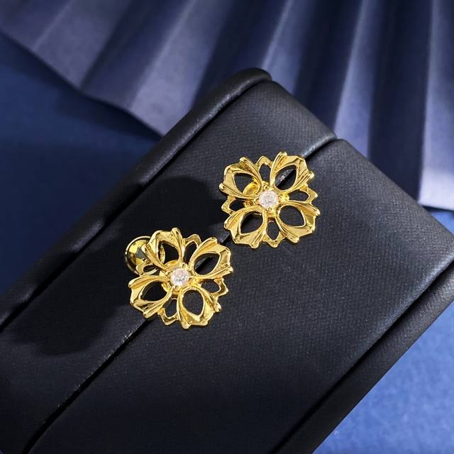 gq94 Gucci Fashionable And Versatile Hollow Geometric Diamond Flower Inlaid S