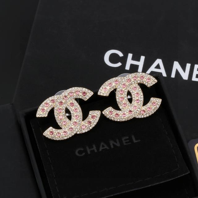 chanel Chanel Classic Double C Earrings Are Very Good-Looking And Versatile.