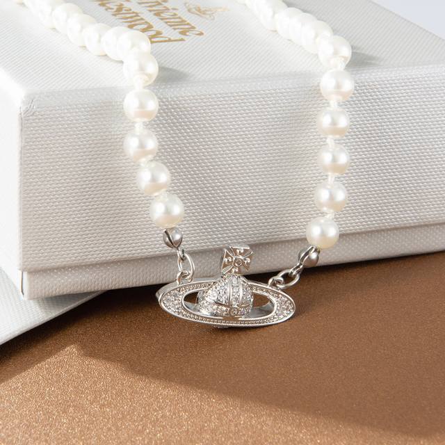 vivienne Westwoo D Queen Mother West Saturn Pearl Necklace Star Style Saturn