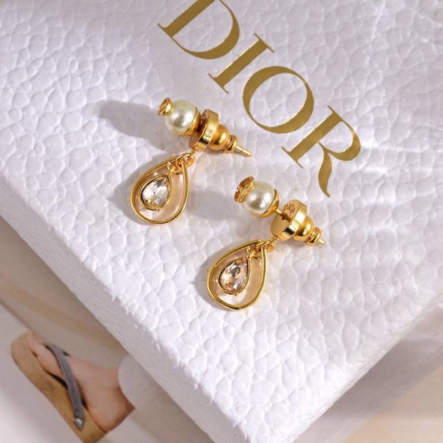dior Dior Earrings New Models Are On Sale At The Counter. They Are So Beautif