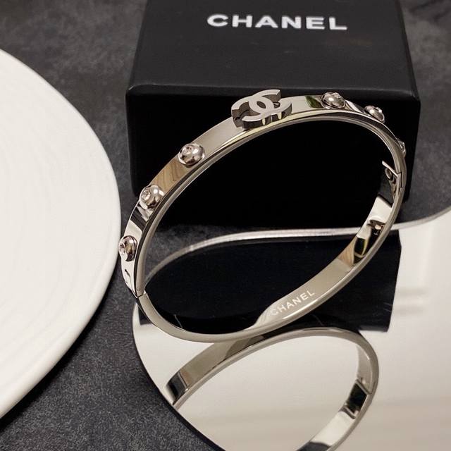 New Chanel Six Shining Diamond Bracelet, Super Heavy Bling Bling, The Color Is V