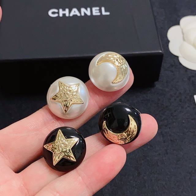 Popular Hot Sale Hot Goods Official Website New Chanel Double C Letter Star Moon