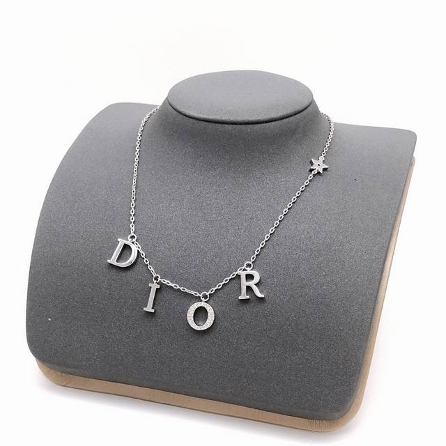 No.Dxl0027 Dio*Latest Letter Necklace Silver Consistent Zp Brass Material