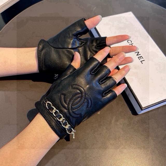 2025 Chanel New Short Gloves Fashion Motorcycle Gloves Autumn And Winter New