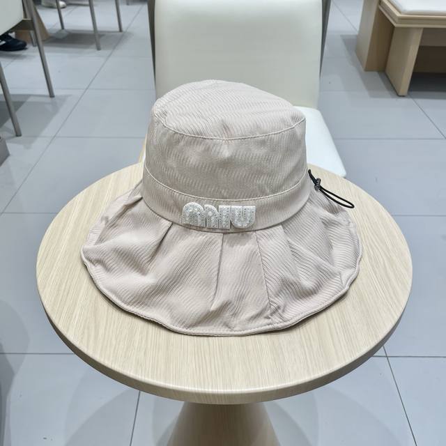 Miu Miu Miumiu 2025 New Large Brim Sun Protection Fisherman Hat Female Summer Su