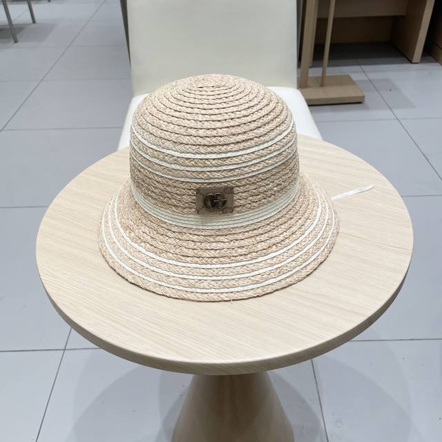 gucci New Gucci Gucci This Year's Most Popular Patchwork Low-Key Straw Hat Is