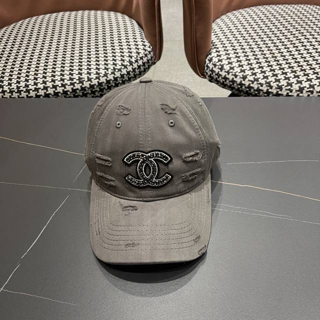 Chanel 2025 New Style Distressed Hole Baseball Cap, The Hottest Color At The Mom