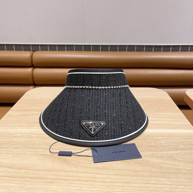 Prada's Popular Spring And Summer Sun Hat With A Hollow Top Is Super Convenient