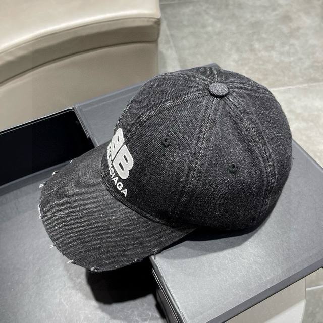 balenciaga Balenciaga 2025 New Baseball Cap For Men And Women, Cool And Hands