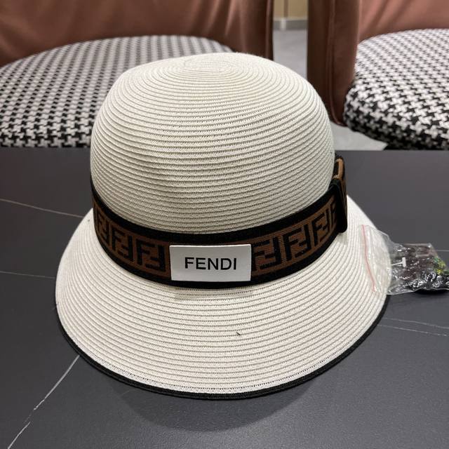 Fendi Fendl 2025 New Style Straw Hat Korean Version Casual Beach Vacation Sun St