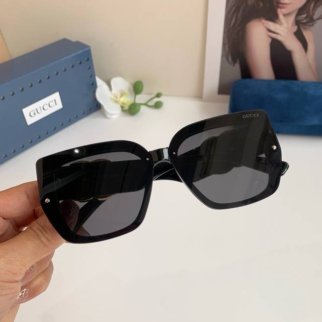 Gucci Gucci's New Heavyweight Sunglasses For Men And Women, Large Frame, Three-D