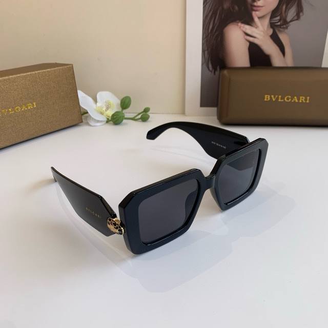 bvlgari Bulgari 2025 New Xiaohongshu Large Frame Modified Slimming Anti-Ultra