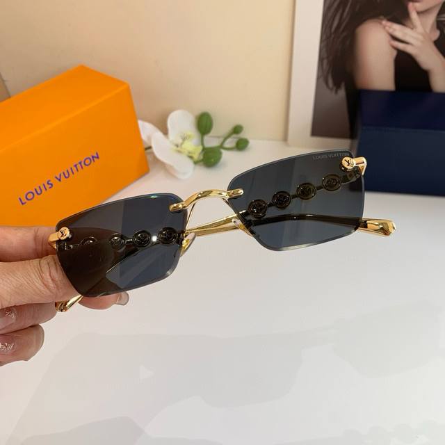 lv Louis Vuitton New Men's And Women's Sunglasses Outdoor Sunshade Sunglasses