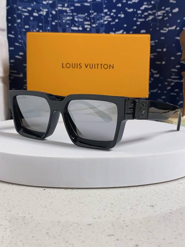 louisvuitton Louis Vuitton Lv2025 New Millionaire Square Frame Sun European A