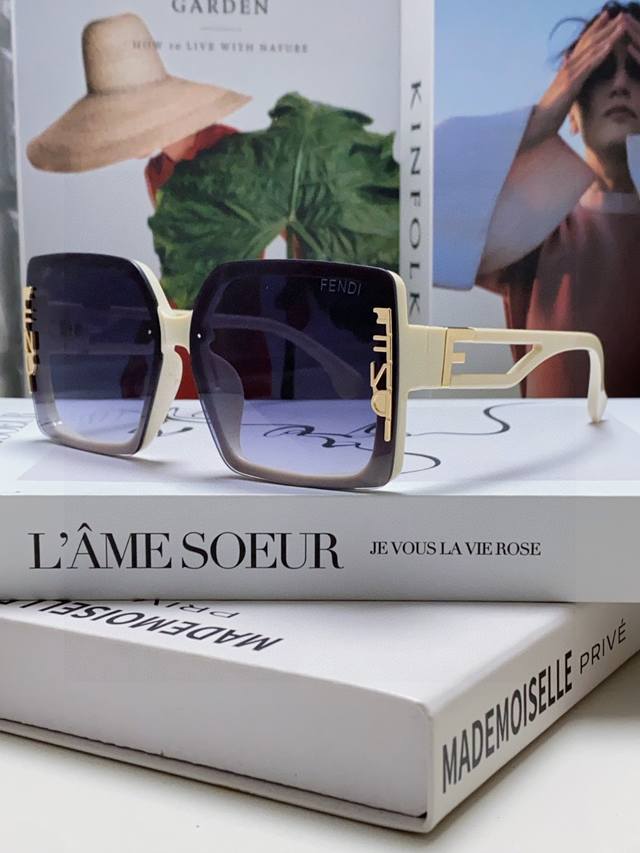 fendi Fendi's New Stylish And Elegant Sunglasses For Women Create A Calm Post
