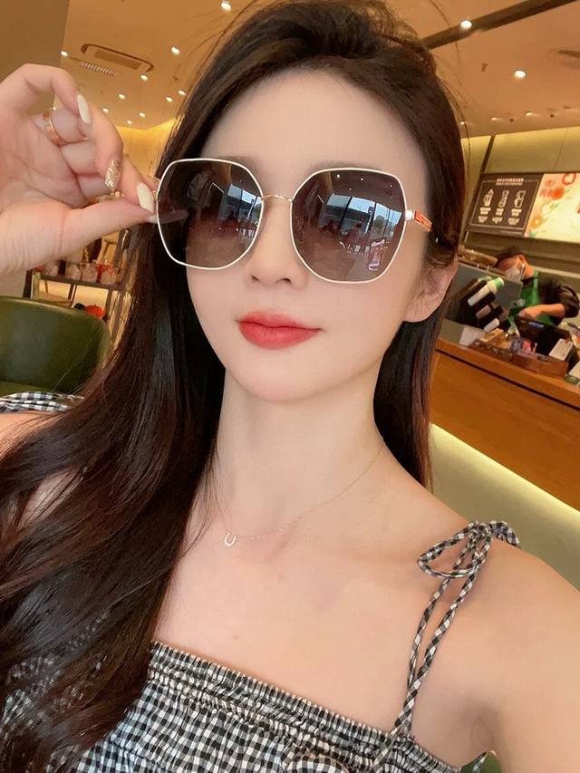 gucci 2025 Official New Models, Many Celebrities' New Models, Large Frame Pol
