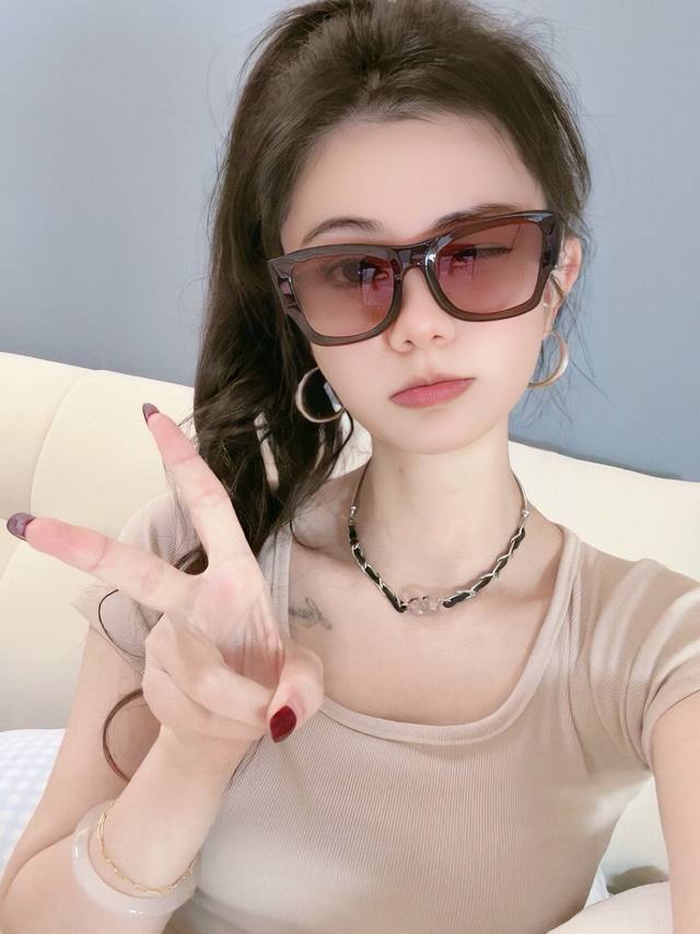 New Chanel Chanel Sunglasses Interpret The Latest Spring And Summer Glasses With