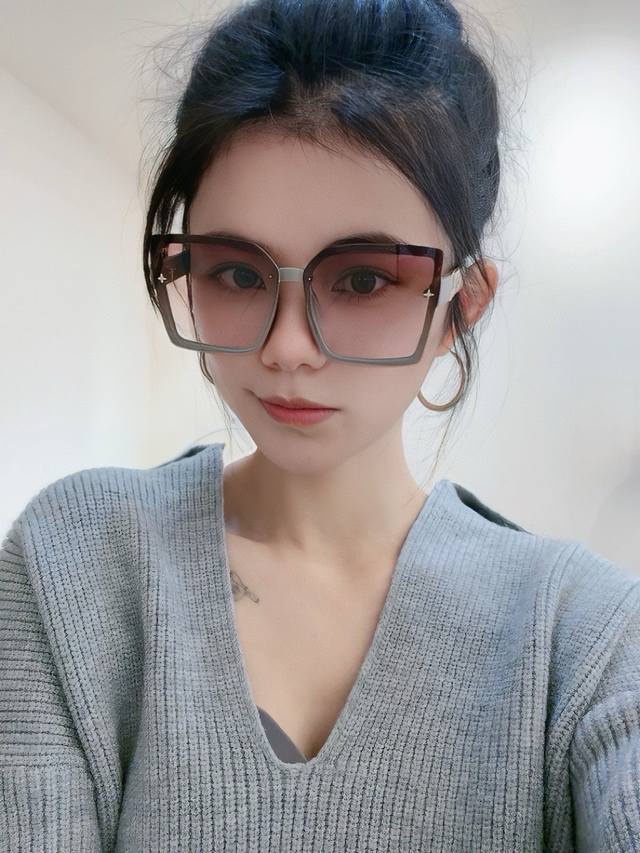 lv 2025 New Women's Square Frame Sunglasses Driving Sunglasses New Sunglasses
