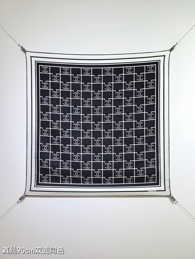 scc2501 18 Momme Double-Sided 90X90Cm Twill Silk Chanel Double C Game