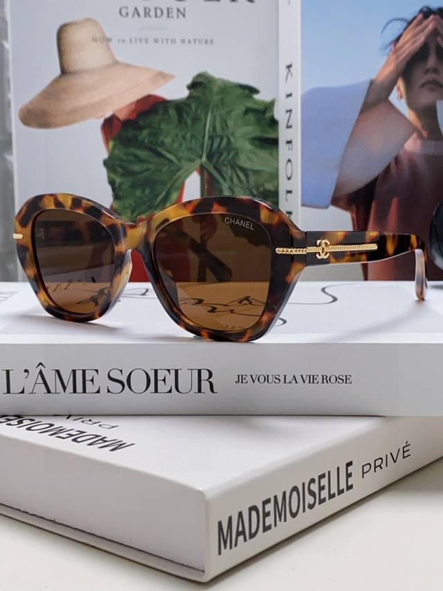 chanel Chanel 2025 Chanel Sunglasses Chain Legs Butterfly-Shaped Big Face Sli