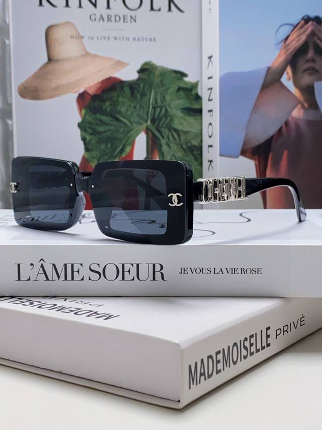 chanel Chanel 2025 European And American Fashion New Women's Square Small Fra