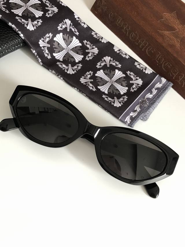 Black And Silver European And American Narrow Frame, Heart-Moving At First Sight