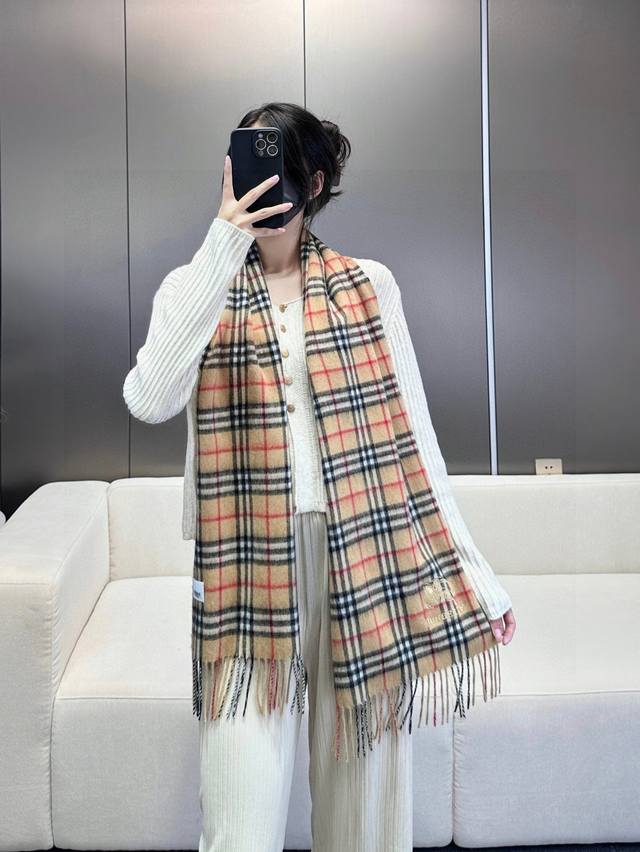 Newest Checkered Warhorse From Burberry Official Website. 100% Top-Grade Cashmer