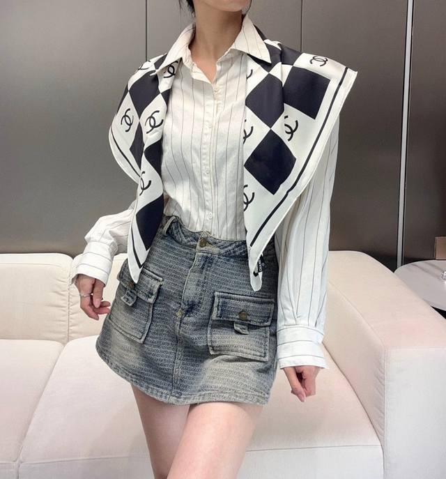 Black And White Plaid Classic Double-Sided Print 18 Momme Size 90X90Cm 100% Silk